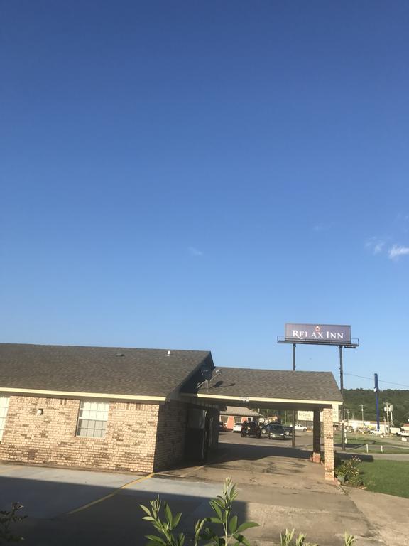 Relax Inn Henryetta Exterior photo