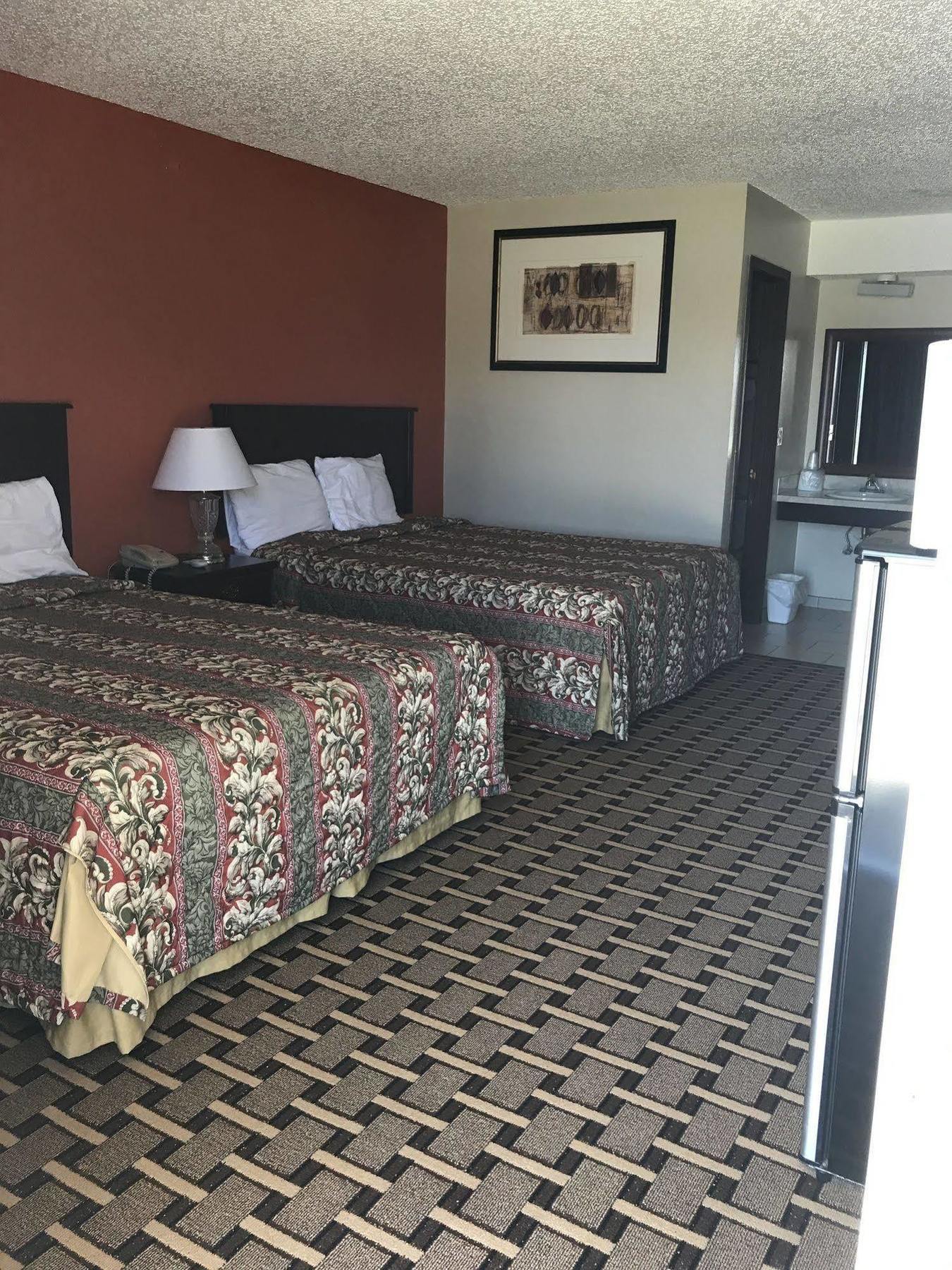 Relax Inn Henryetta Exterior photo